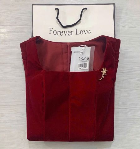 SKY6008 ĐẦM NHUNG ĐỎ CỔ VUÔNG PHỐI TAG HOA