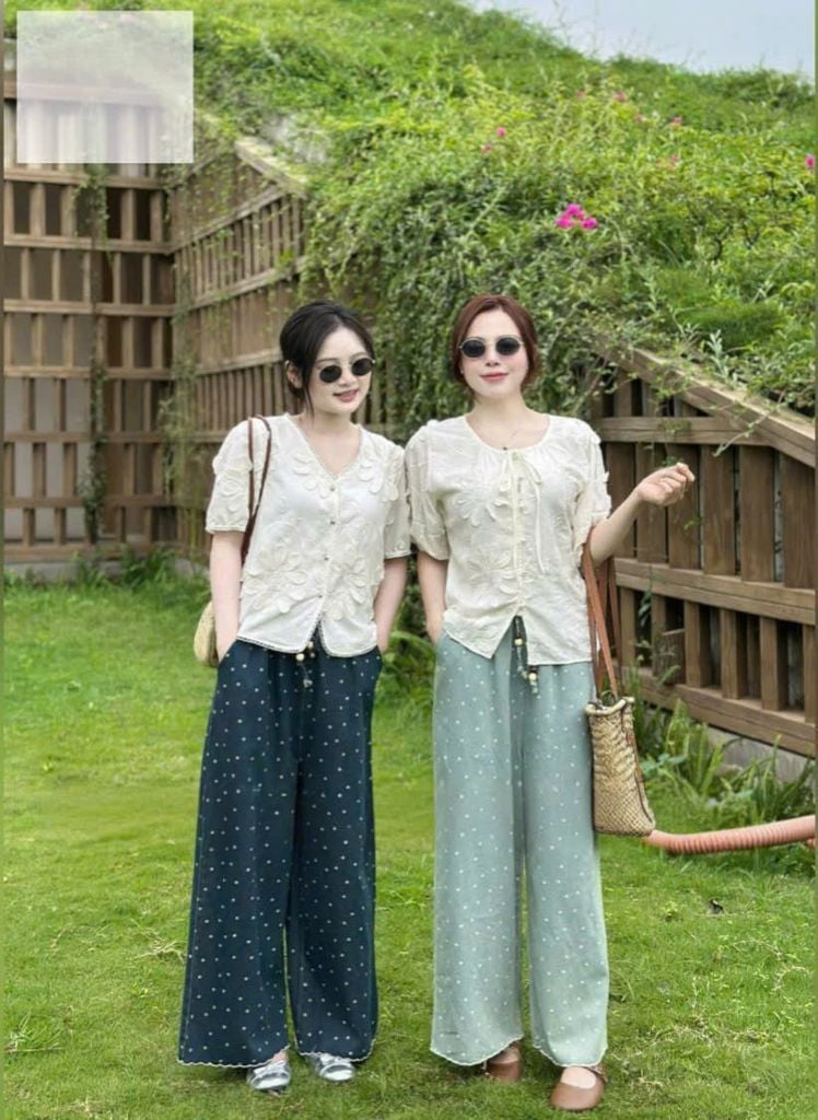 VGU0605 - SET ÁO CỔ TRÒN DÂY NƠ - QUẦN CHẤM BI XANH NHẠT