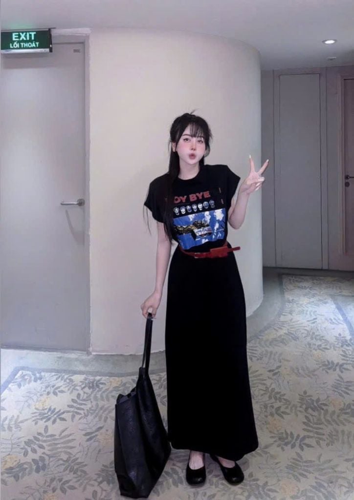 VGU0672 - ĐẦM IN HÌNH PHOM SUỐNG ĐEN ( KÈM NỊT)