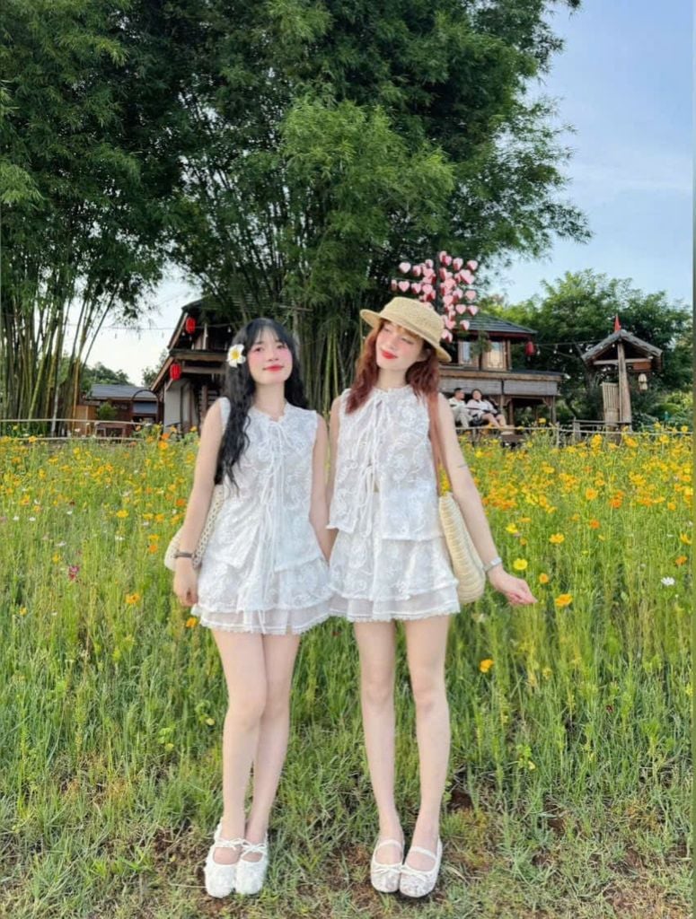 VGU0650 - SET REN TRẮNG + ÁO 2 DÂY
