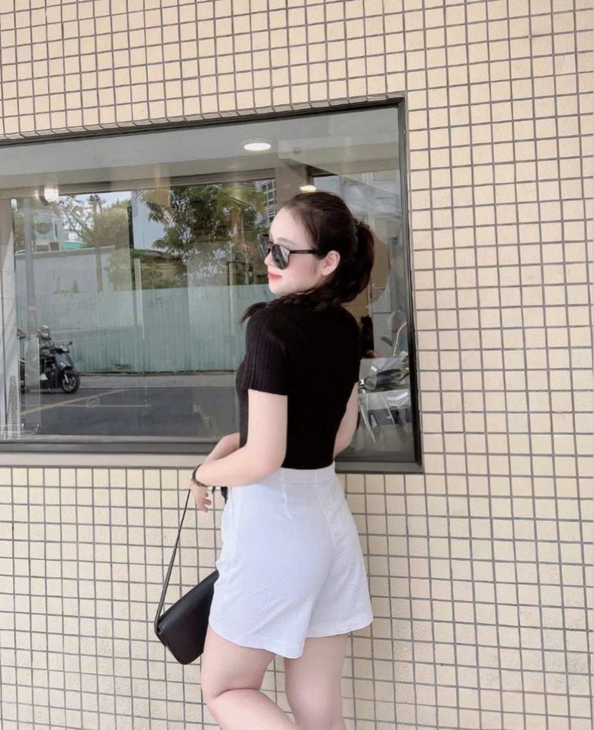 VGU0772 - SET ÁO THUN ĐEN - QUẦN LỬNG TRẮNG