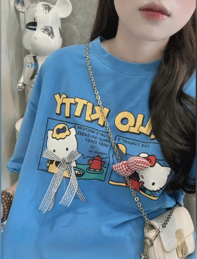 VGU0813 - SET ÁO THUN IN HELLO KITTY - CHÂN VÁY PHỐI VIỀN REN