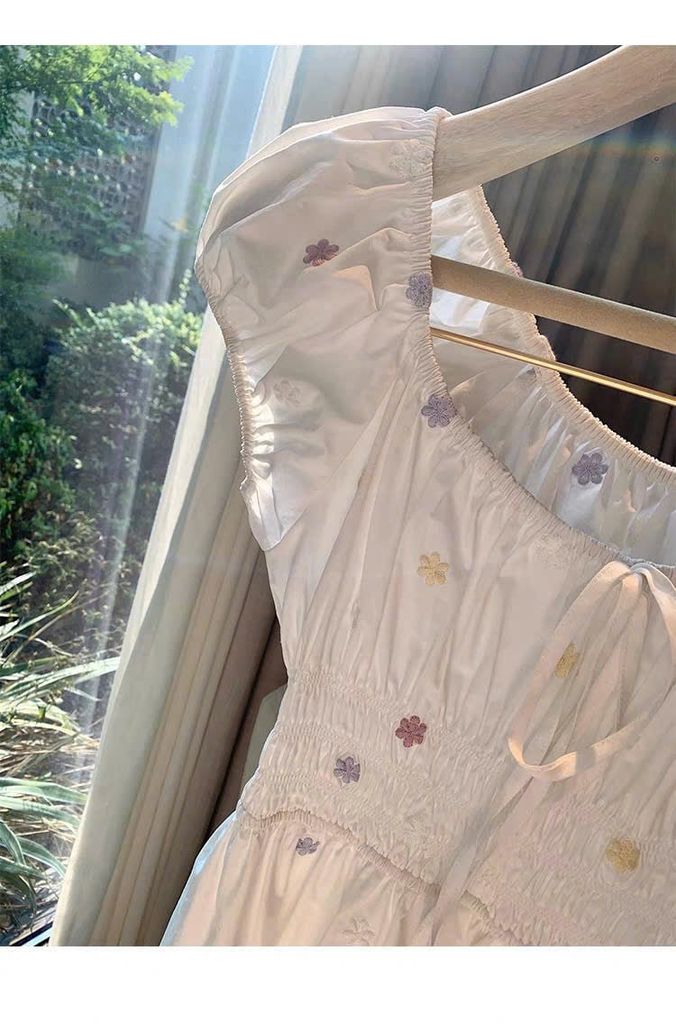 KS1069 - ĐẦM LINEN THÊU  HOA