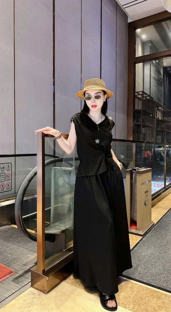 TB8877 - ĐẦM LỤA CỔ TIM, PHỐI LƯNG BẢN THUN - MÀU ĐEN