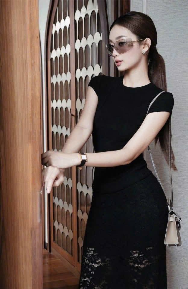 VGU0972 SET ÁO THUN TRƠN, CV REN DÀI (ĐEN)