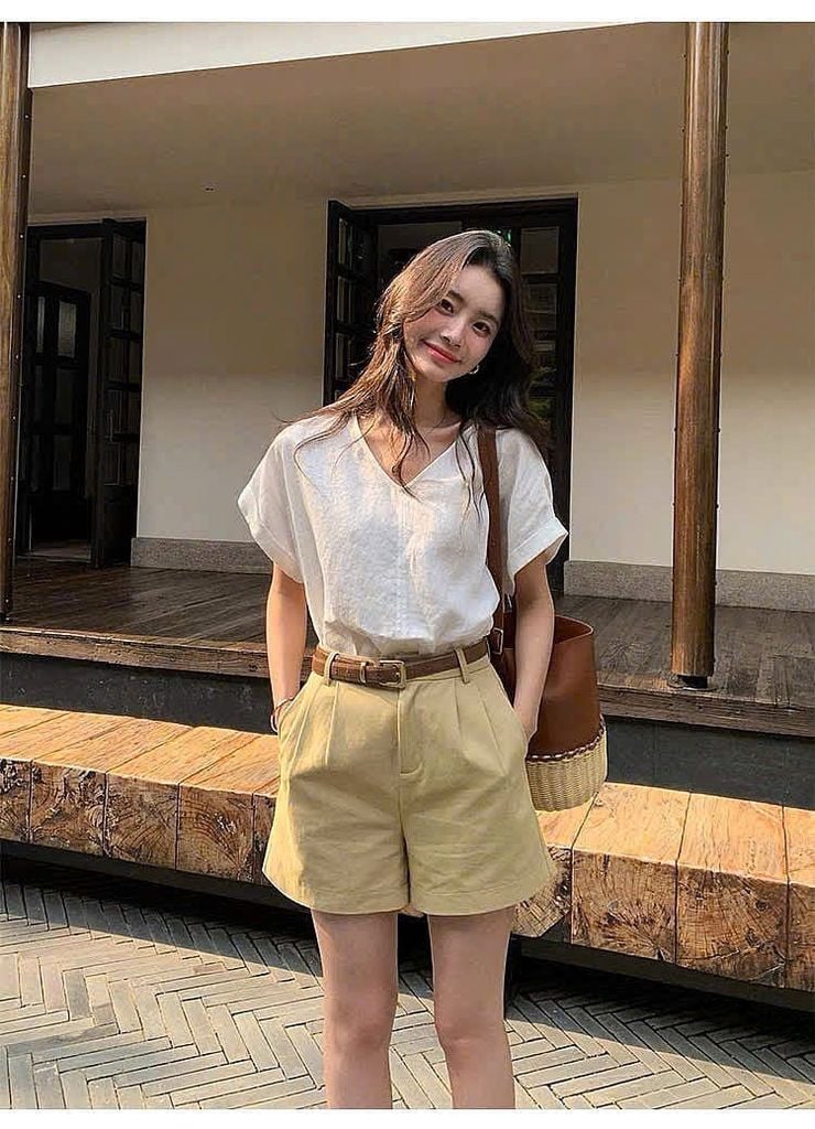 KS1105 - SET ÁO TRẮNG - QUẦN NGẮN( KÈM NỊT)
