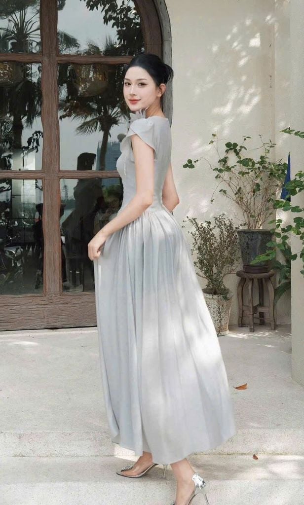 TB8880 - ĐẦM DÀI TAY KIỂU HOA - MÀU KEM