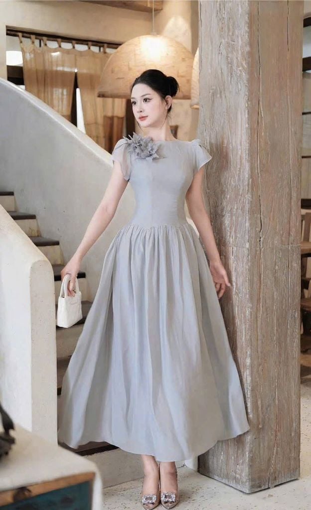 TB8879 - ĐẦM DÀI TAY KIỂU HOA - MÀU XÁM