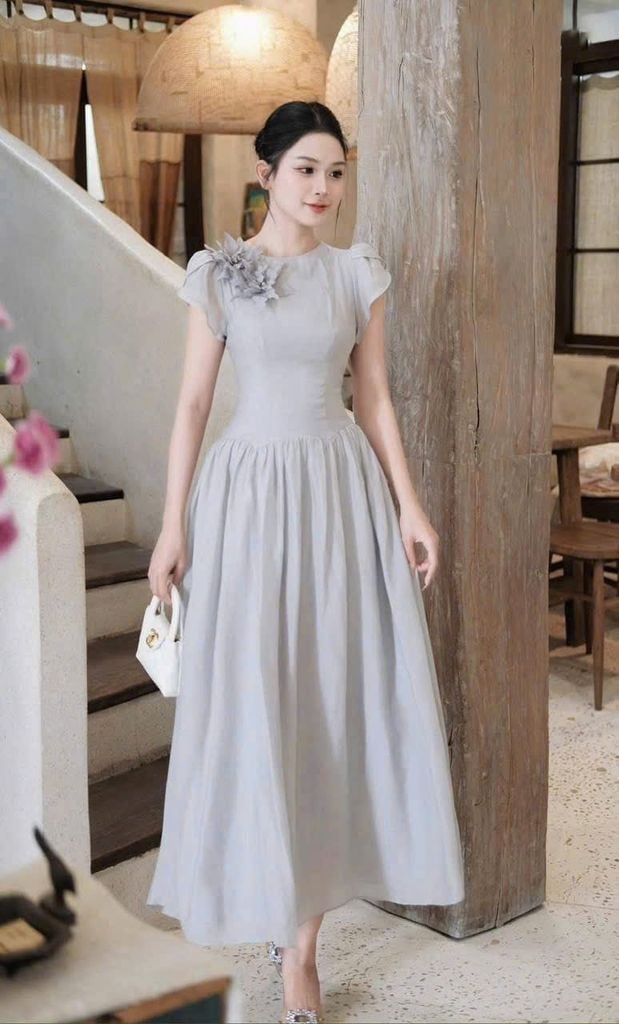 TB8879 - ĐẦM DÀI TAY KIỂU HOA - MÀU XÁM