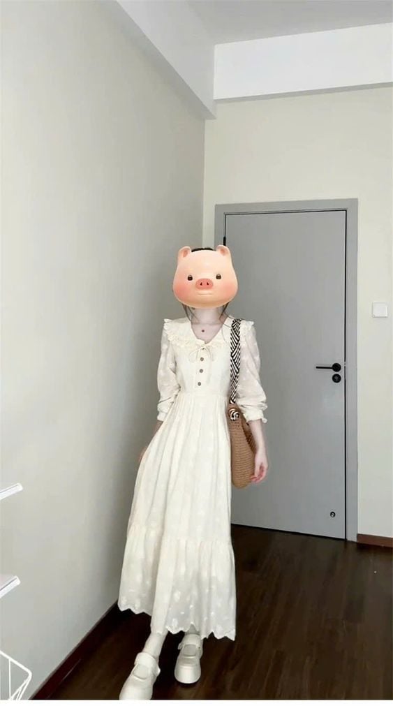 VGU1200 ĐẦM HOA THÊU TAY DÀI CỔ BÈO CAO CẤP