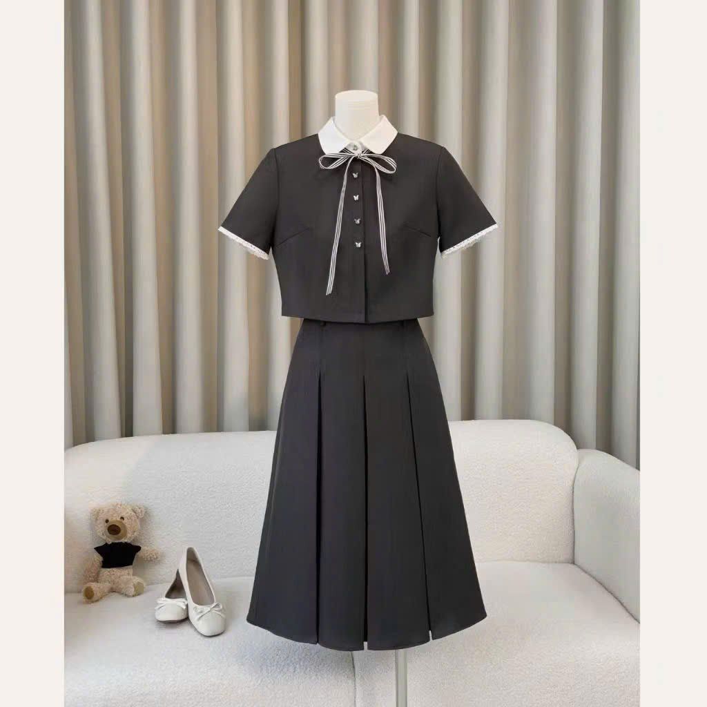 KS1154 SET SƠMI NÚT NGỌC CỔ PHỐI NƠ, CV DÀI (XÁM)