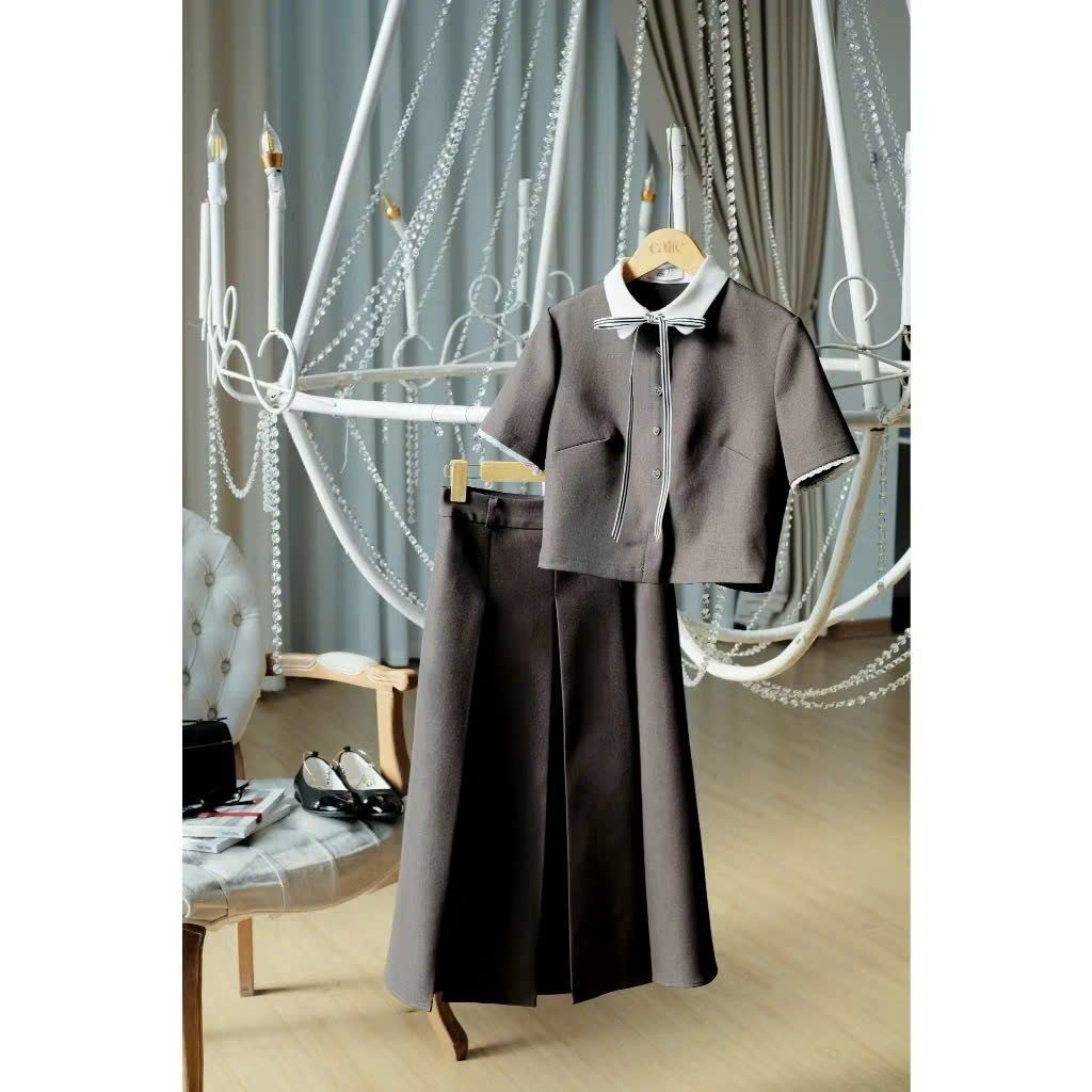 KS1154 SET SƠMI NÚT NGỌC CỔ PHỐI NƠ, CV DÀI (XÁM)