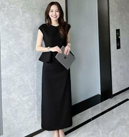 VGU1303 SET ÁO CỔ ĐÍNH NGỌC +CV DÀI (ĐEN )