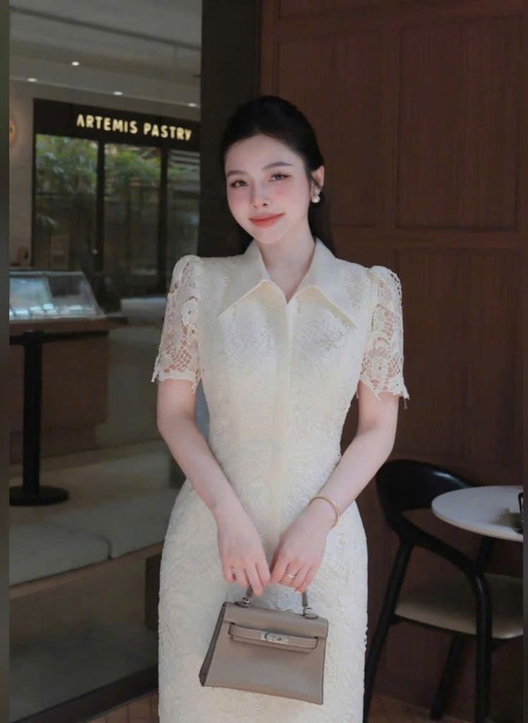 VGU1320 - ĐẦM REN QCCC XẺ TÀ ( KÈM TAG NƠ)