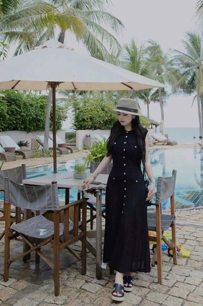 VGU1359 - ĐẦM LEN DỆT KIM CC ( KÈM ĐẦM DÂY) - MÀU ĐEN