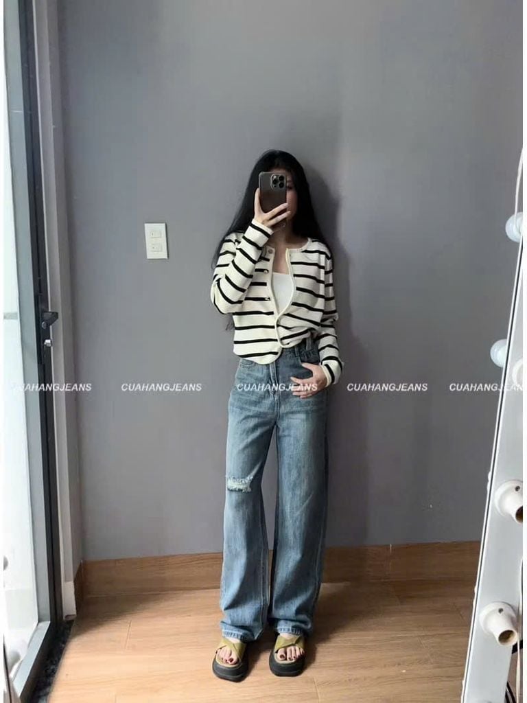 LEN4416 KHOÁC LEN SỌC NÚT KIM LOẠI (NÂU)