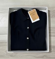 VGU1761 ĐẦM ĐEN CỔ SEN NÚT ĐÁ