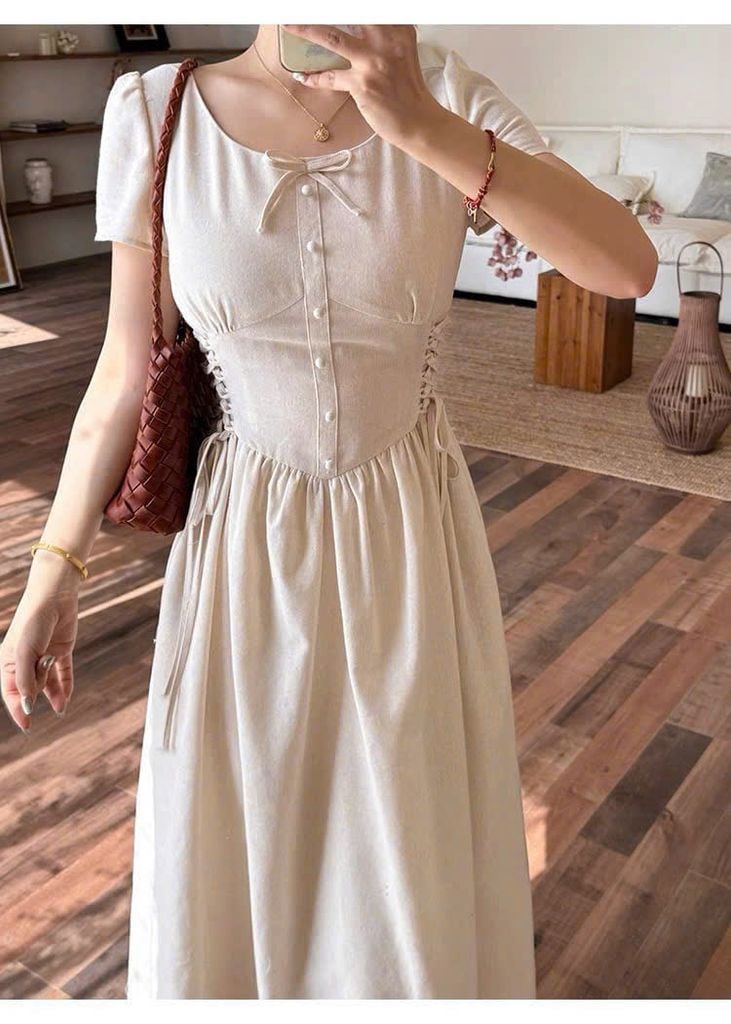 VGU1669 - ĐẦM DÁNG DÀI THẮT DÂY 2 BÊN EO MÀU KEM