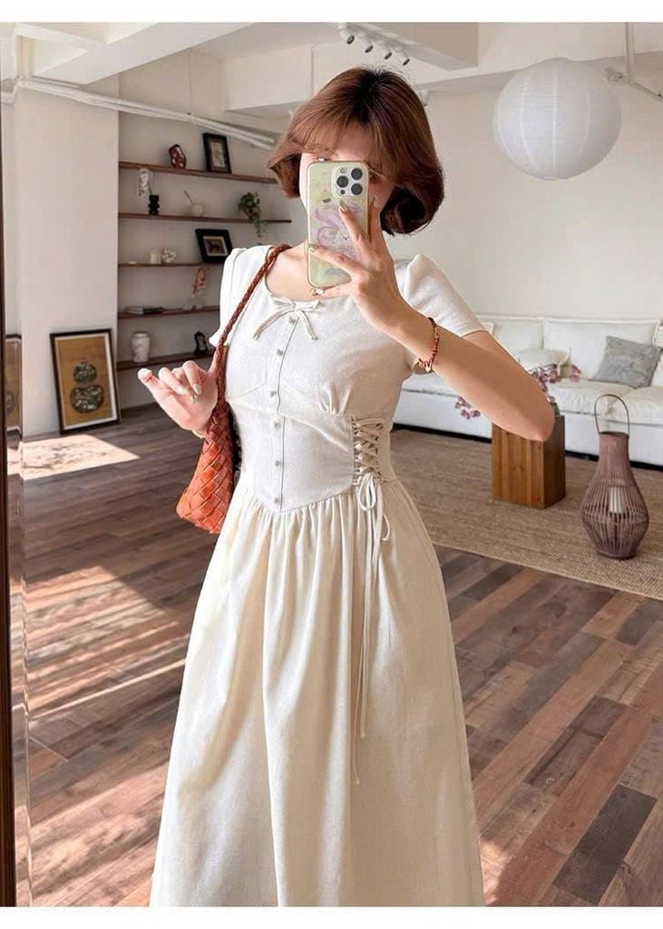 VGU1669 - ĐẦM DÁNG DÀI THẮT DÂY 2 BÊN EO MÀU KEM