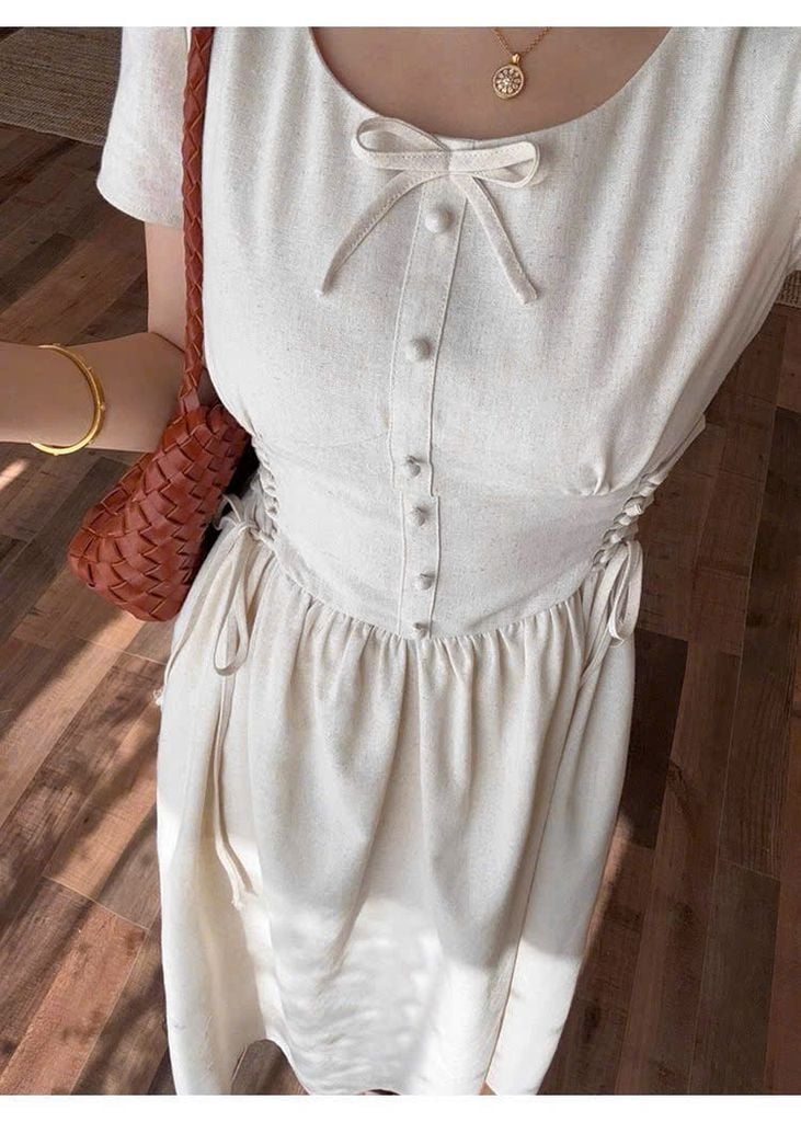 VGU1669 - ĐẦM DÁNG DÀI THẮT DÂY 2 BÊN EO MÀU KEM