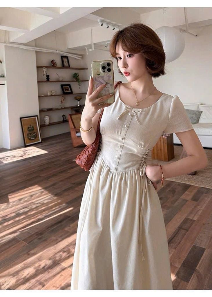 VGU1669 - ĐẦM DÁNG DÀI THẮT DÂY 2 BÊN EO MÀU KEM