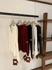 LEN4976 ÁO THUN TAY DÀI PHỐI NÚT WGWE (ĐEN)