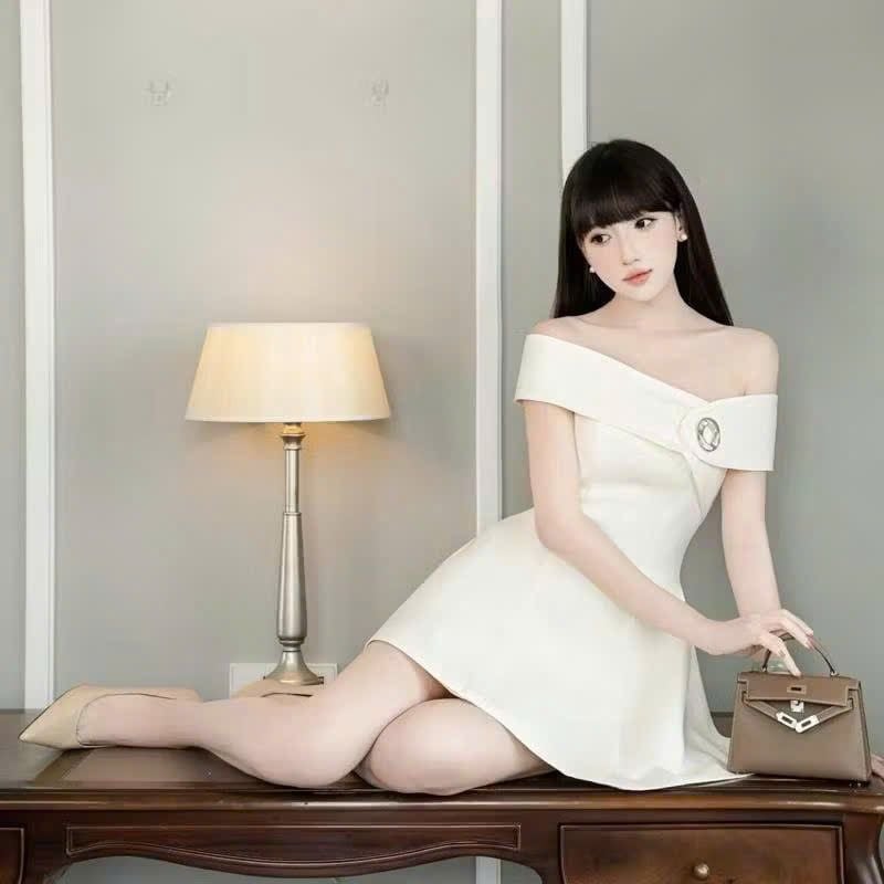 VGU1815 - ĐẦM CÚP NGỰC - KÈM DÂY CHOÀNG VAI - MÀU KEM