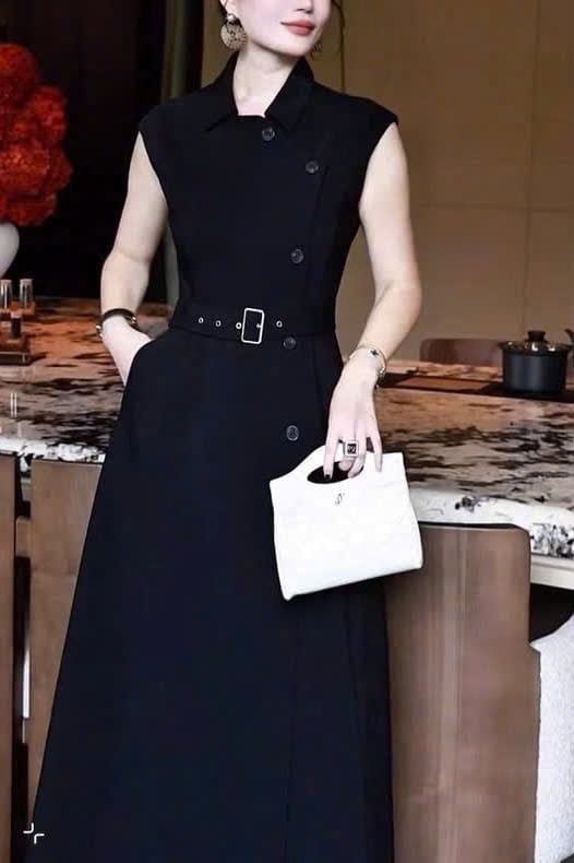 VGU1820 - ĐẦM SÁT NÁCH DÁNG DÀI - KÈM NỊT ( MÀU ĐEN )