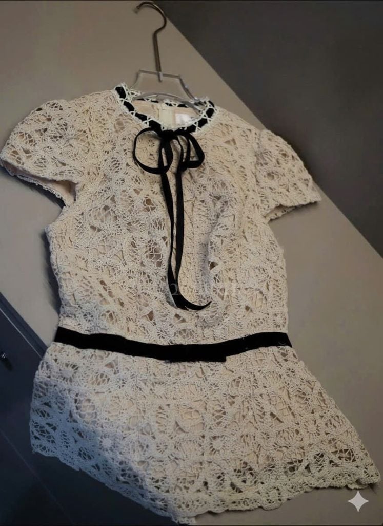 VGU1943 ÁO REN TK CỔ ĐAN DÂY THẮT NƠ (LẺ)