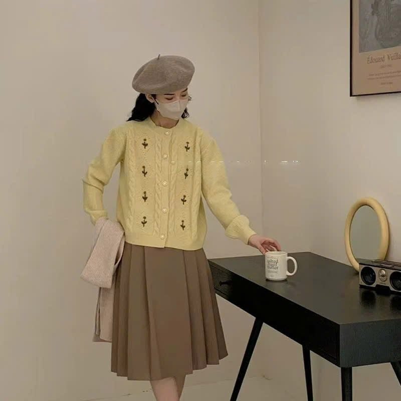 LEN5919 ÁO LEN TAY DÀI THÊU HOA (VÀNG)