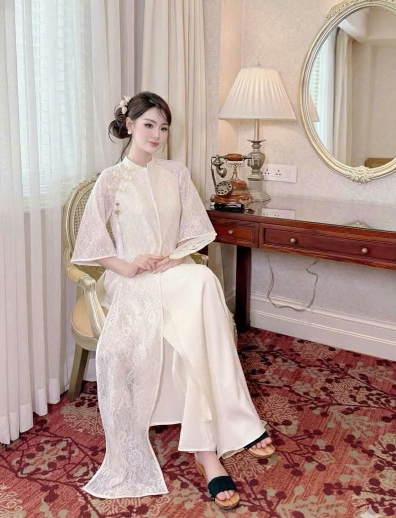 VGU2208 SET ÁO DÀI REN TAY LỠ PHỐI DÂY CHARM CAO CẤP