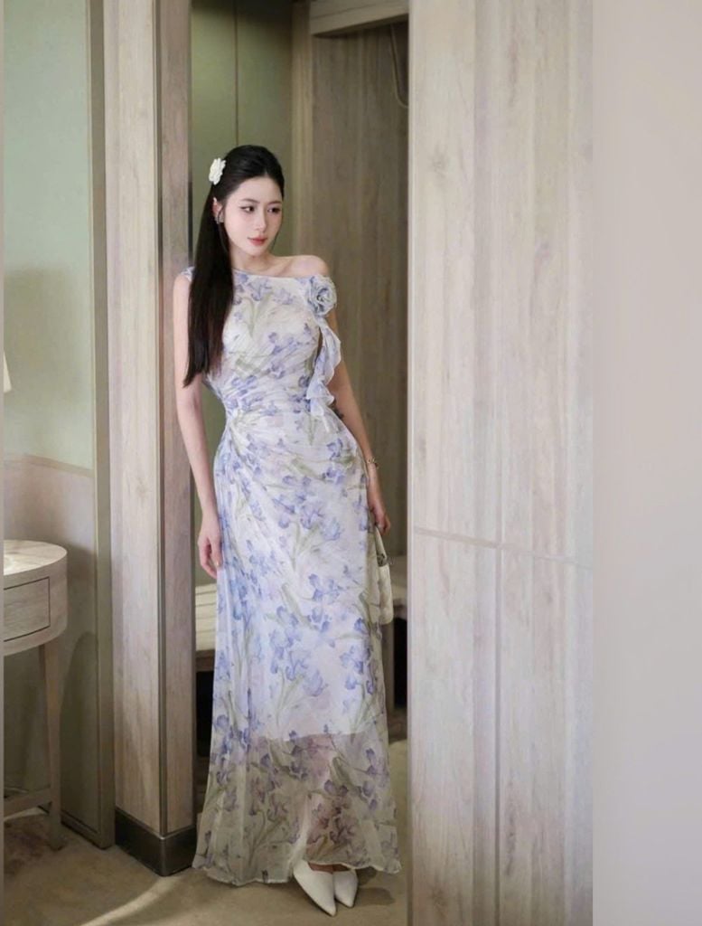 VGU0755 ĐẦM LỆCH VAI ĐÍNH HOA (TÍM )