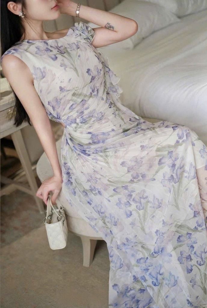 VGU0755 ĐẦM LỆCH VAI ĐÍNH HOA (TÍM )