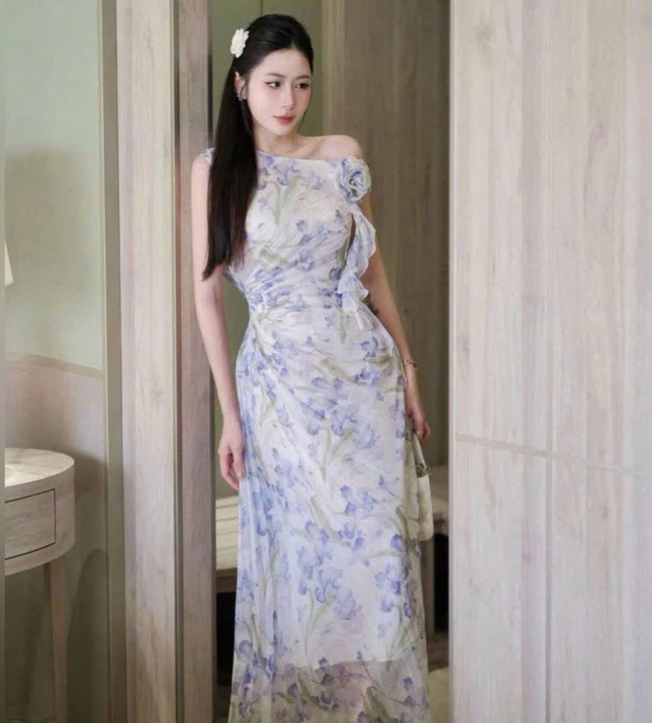 VGU0755 ĐẦM LỆCH VAI ĐÍNH HOA (TÍM )