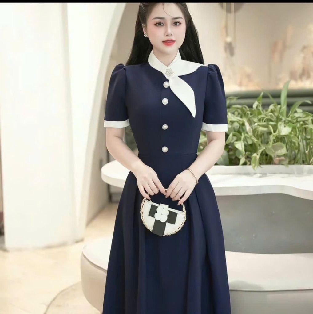 VGU0761 ĐẦM DÀI CỔ SƠ MI ĐÍNH NÚT (XANH ĐEN )