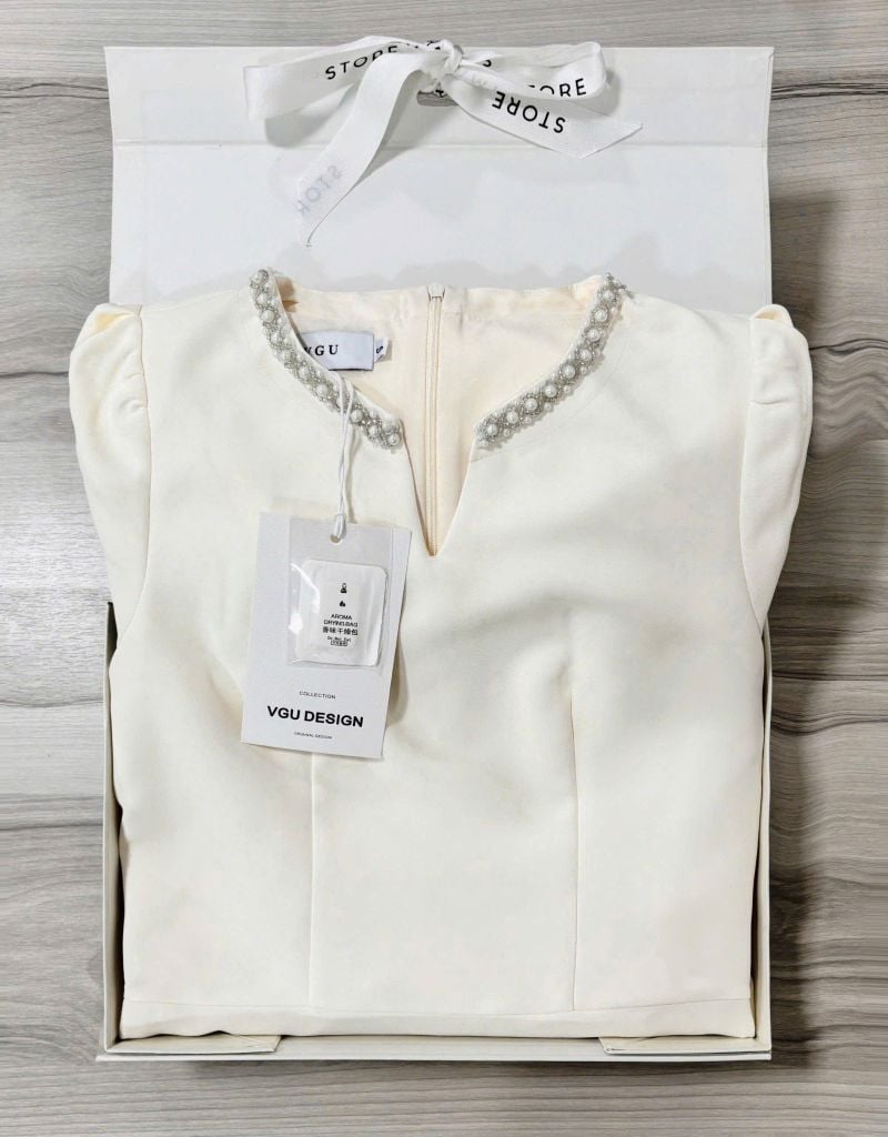 VGU0765 ĐẦM DÀI CỔ ĐÍNH ĐÁ ( KEM )