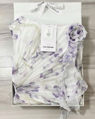 VGU0755 ĐẦM LỆCH VAI ĐÍNH HOA (TÍM )