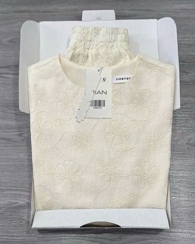 TB8402 SET ÁO + QUẦN SHORT THÊU HOA (KEM)