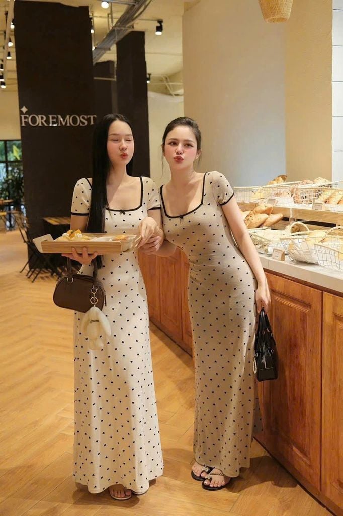 SKY9028 ĐẦM BODY CHẤM BI (KEM)