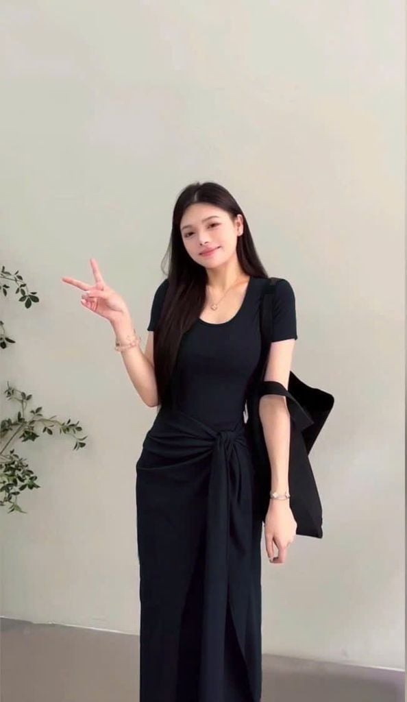 VGU1120 ĐẦM BODY KÈM DÂY CỘT XOẮN EO (ĐEN)