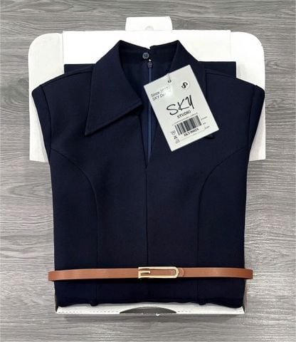 SKY9002 ĐẦM SƠ MI CỔ SẺ V KÈM NỊT (XANH ĐEN )