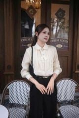 TB9193 SET SƠMI XẾP LI NGỰC NÚT ĐÁ - QUẦN TÂY (KEM)