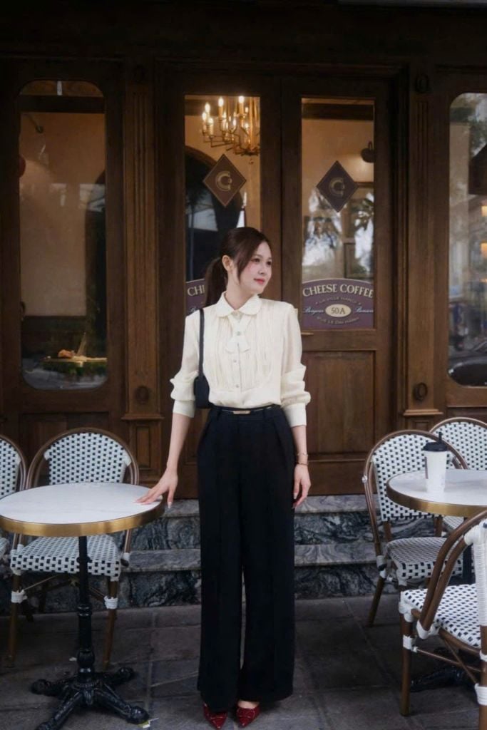 TB9193 SET SƠMI XẾP LI NGỰC NÚT ĐÁ - QUẦN TÂY (KEM)