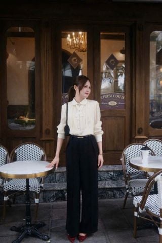 TB9193 SET SƠMI XẾP LI NGỰC NÚT ĐÁ - QUẦN TÂY (KEM)