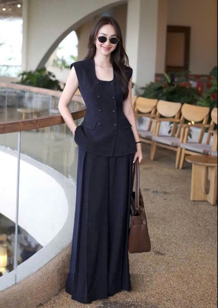 VGU1525 SET ÁO TAY HẾN CỔ VUÔNG - QUẦN TÂY CAO CẤP (X.ĐEN)