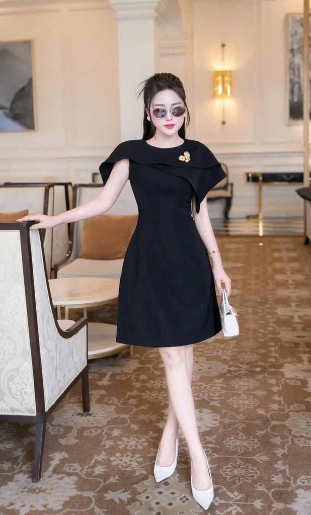 VGU1608 ĐẦM ĐEN KÈM CHOÀNG ĐÍNH TAG