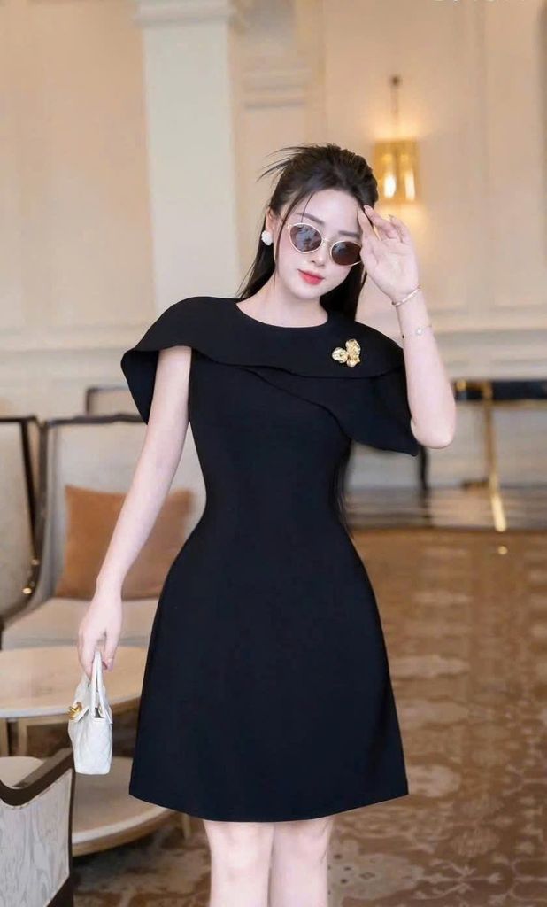 VGU1608 ĐẦM ĐEN KÈM CHOÀNG ĐÍNH TAG