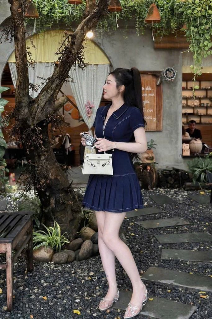 TB9369 ĐẦM JEAN PHỐI KHÓA TRƯỚC, XẾP LY