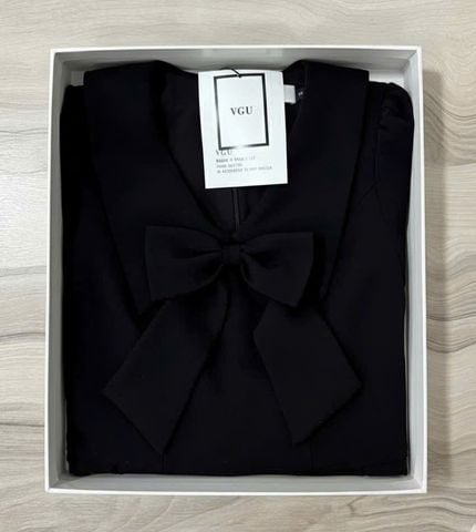 VGU1827 ĐẦM CỔ V ĐÍNH NƠ NGỰC