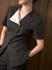 SKY9633 SET VEST CỔ SẺ V ĐÍNH NÚT (XÁM )